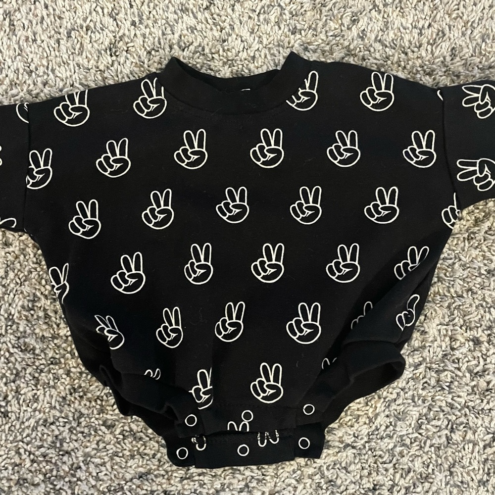 Lightly worn 1-2 x’s Lucky Panda Bubble Romper, NB.